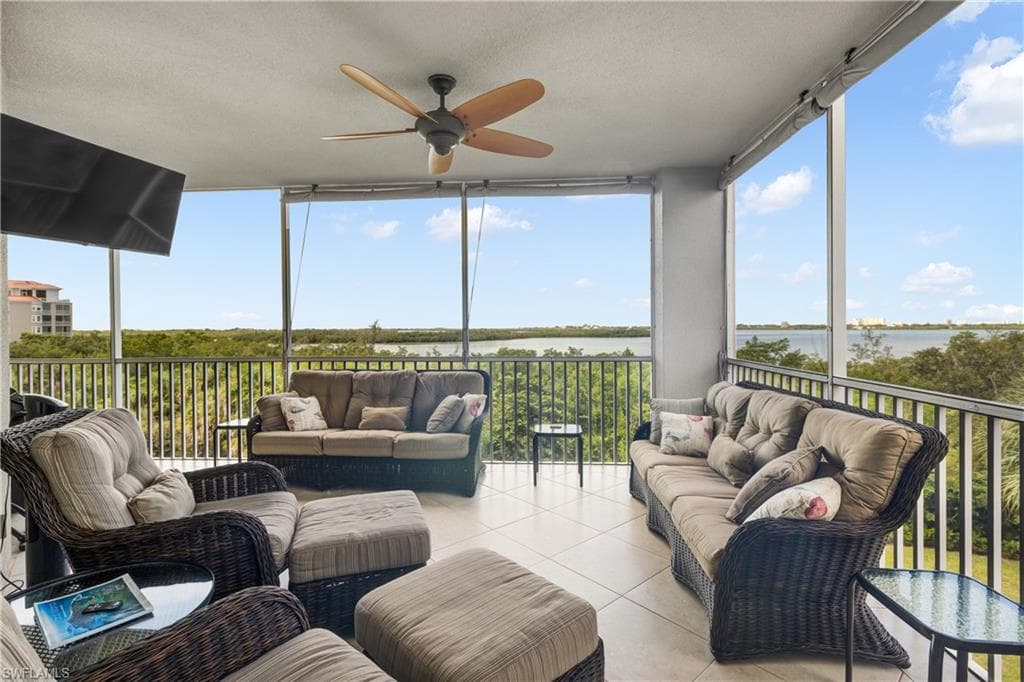 201 Vintage Bay DR B 18 MARCO ISLAND, FL 34145
