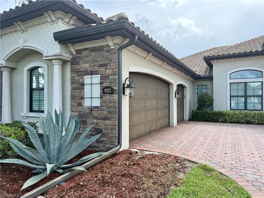 9923 Corso Bello DR NAPLES, FL 34113