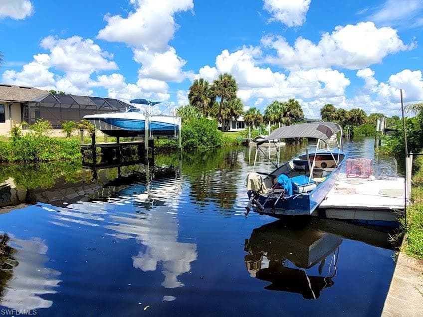 18710 Van Nuys CIR PORT CHARLOTTE, FL 33948
