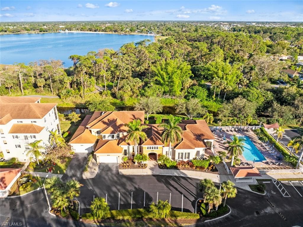 4450 Botanical Place CIR 303 NAPLES, FL 34112