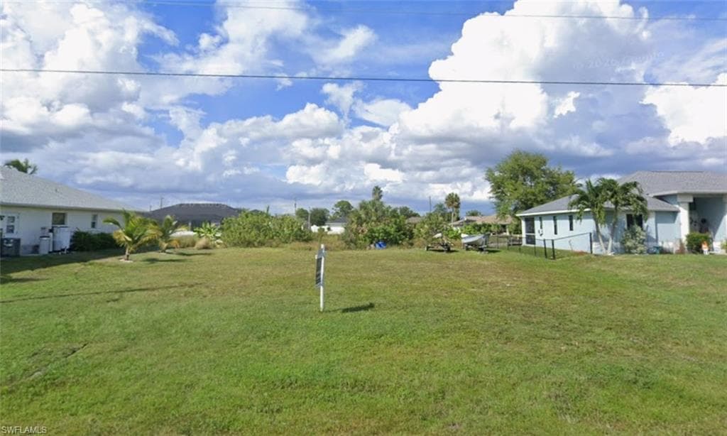 2110 9th TER CAPE CORAL, FL 33993