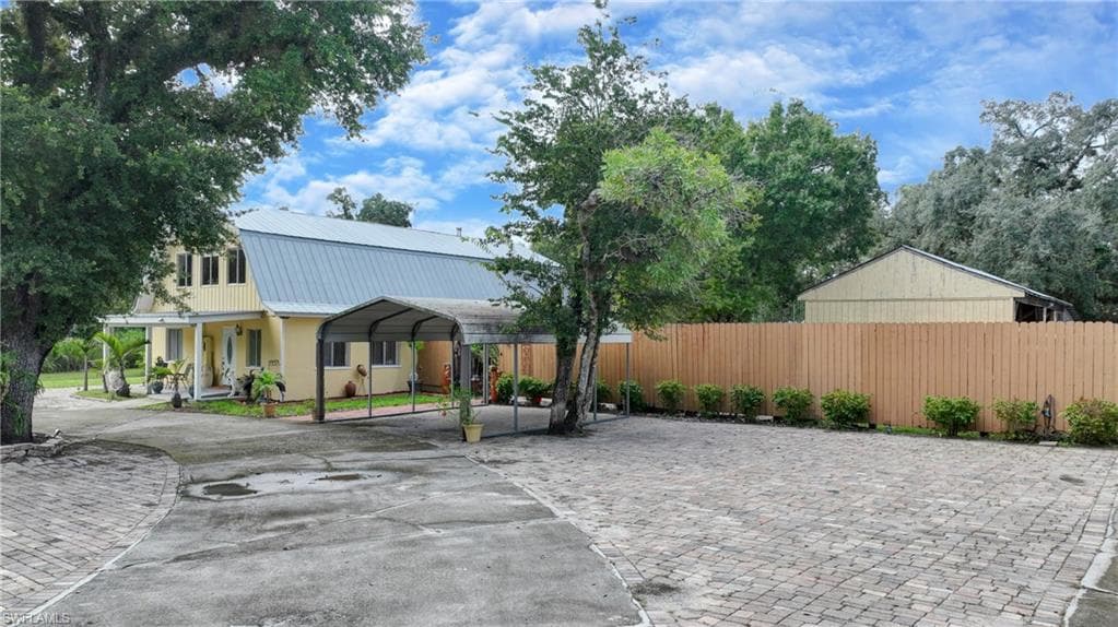 123 Riverbend DR LABELLE, FL 33935