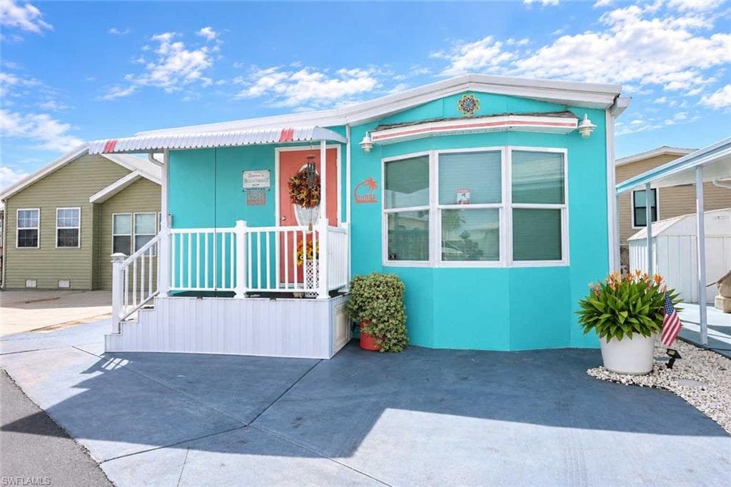 11095 Sunglow LN FORT MYERS, FL 33908