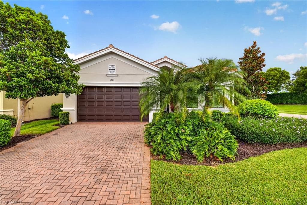 3804 Columbia CT NAPLES, FL 34119