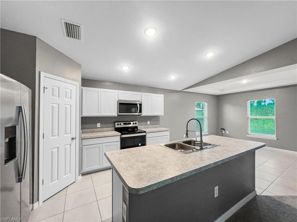 3107 35th ST W LEHIGH ACRES, FL 33971