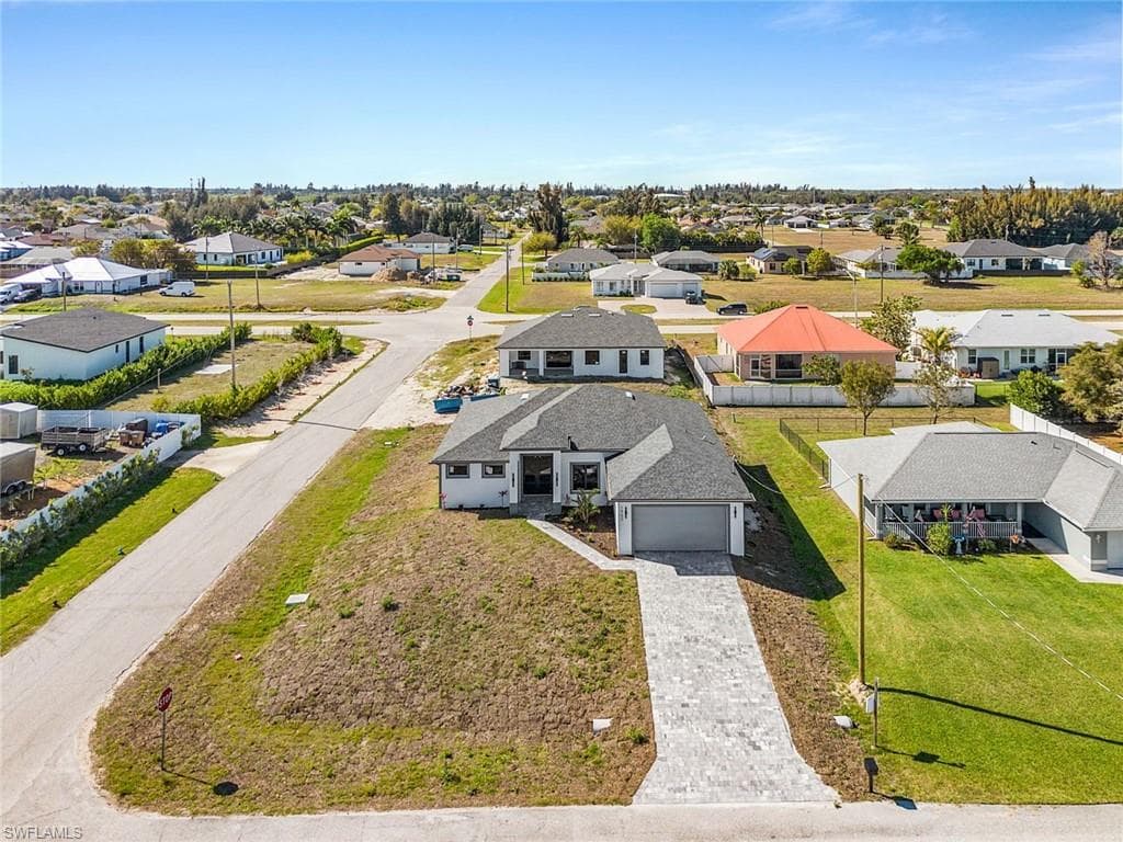 1900 NW Embers TER CAPE CORAL, FL 33993