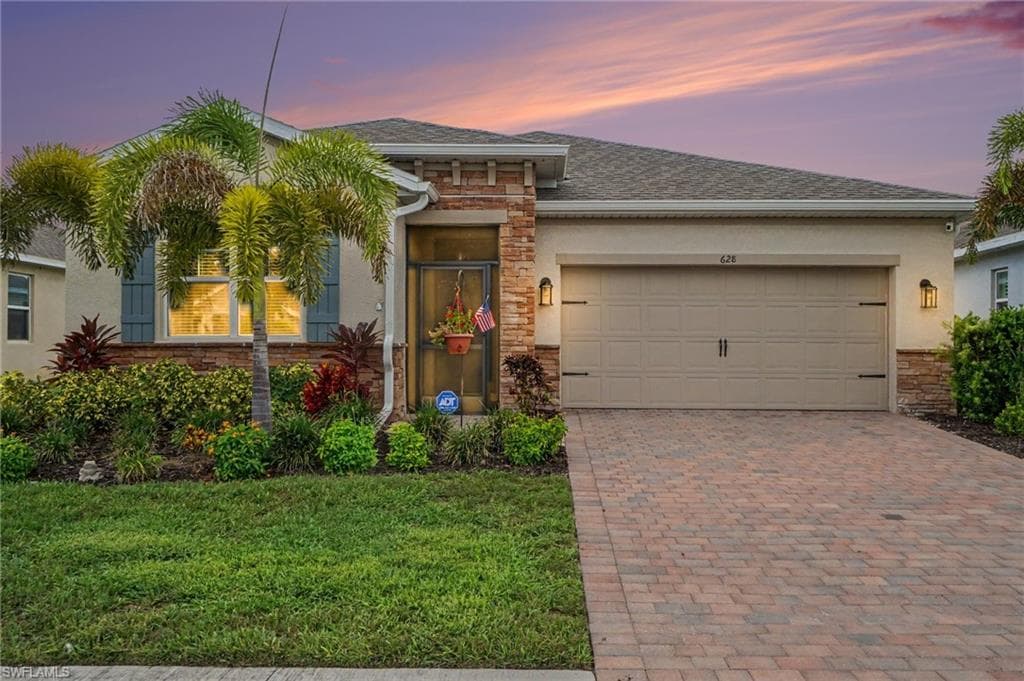 628 Parkshore Lake AVE CAPE CORAL, FL 33993