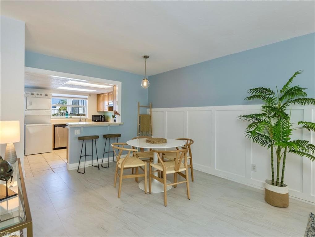 1100 8th AVE S 204A NAPLES, FL 34102