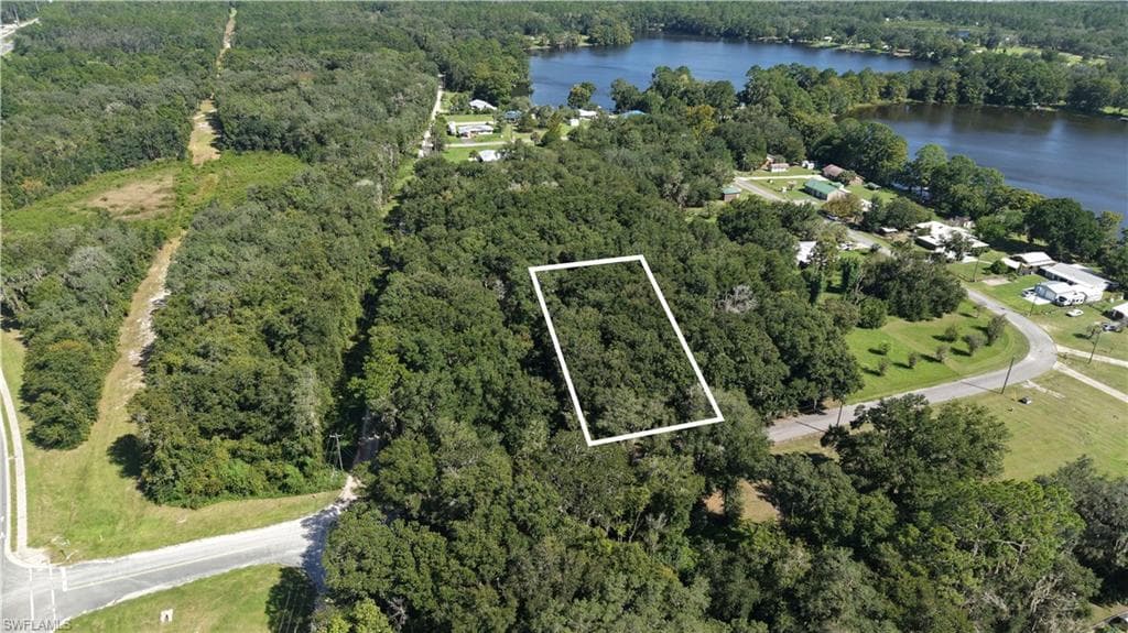 104 Twin Lake Grove Dr DR INTERLACHEN, FL 32148