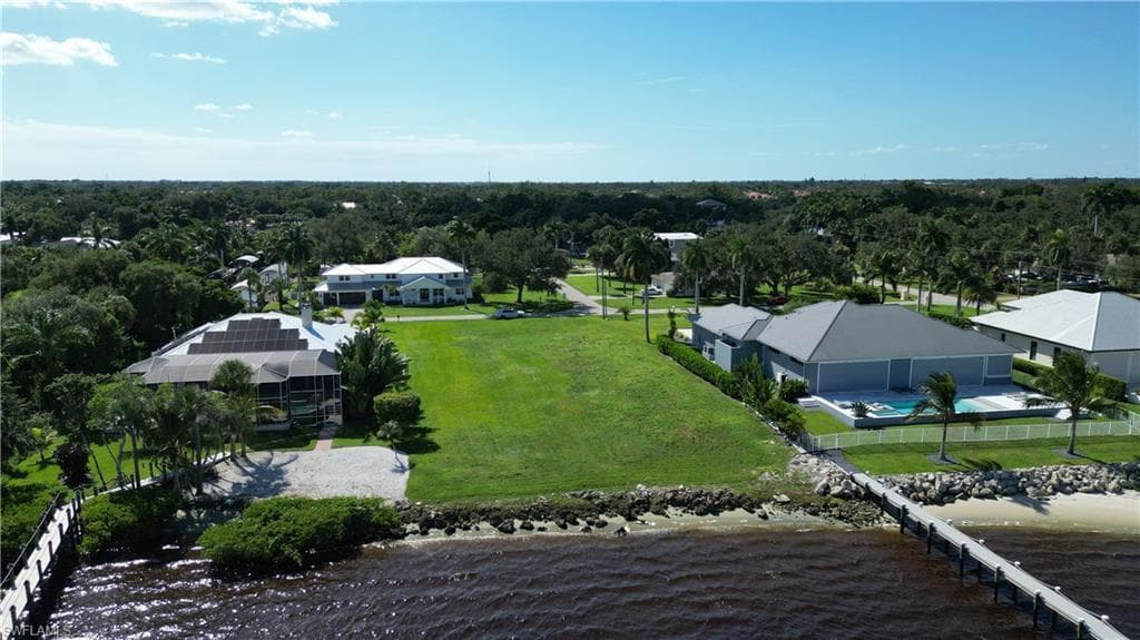726 Overriver DR NORTH FORT MYERS, FL 33903