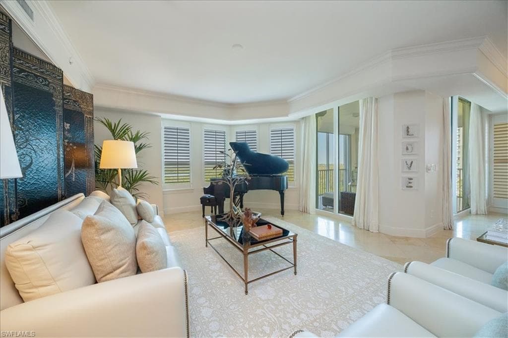 285 Grande WAY 706 NAPLES, FL 34110