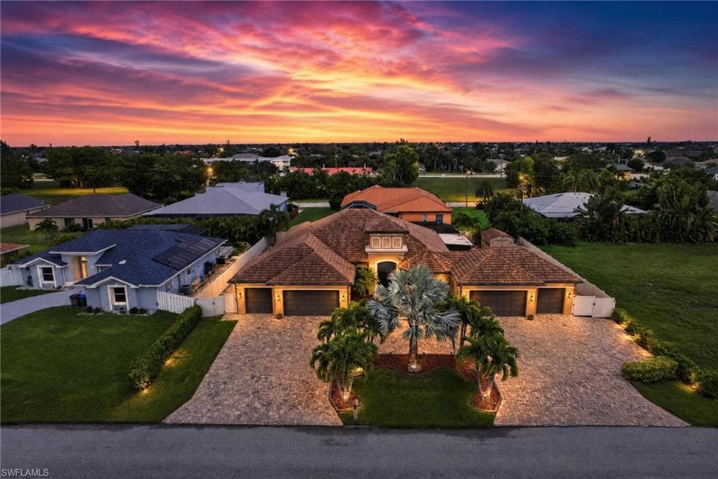3835 SW 17th AVE CAPE CORAL, FL 33914