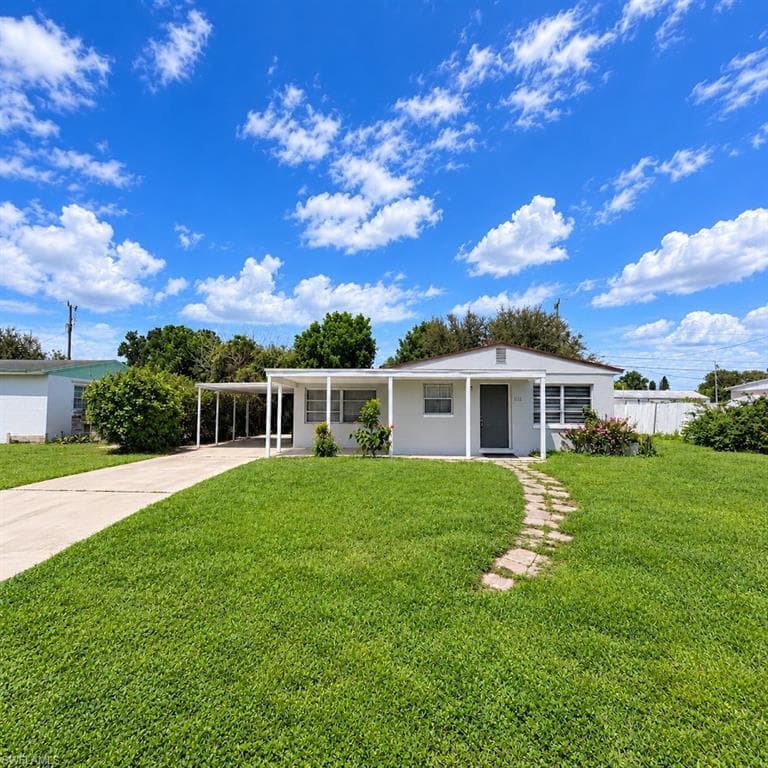 1111 Cherokee AVE LEHIGH ACRES, FL 33936