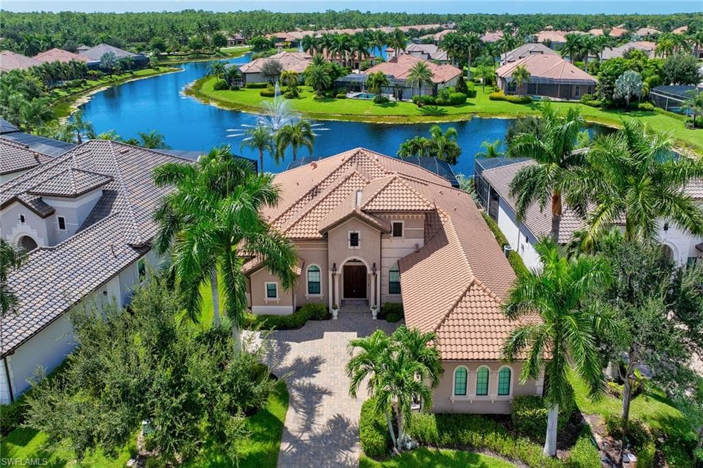 6646 Costa CIR NAPLES, FL 34113