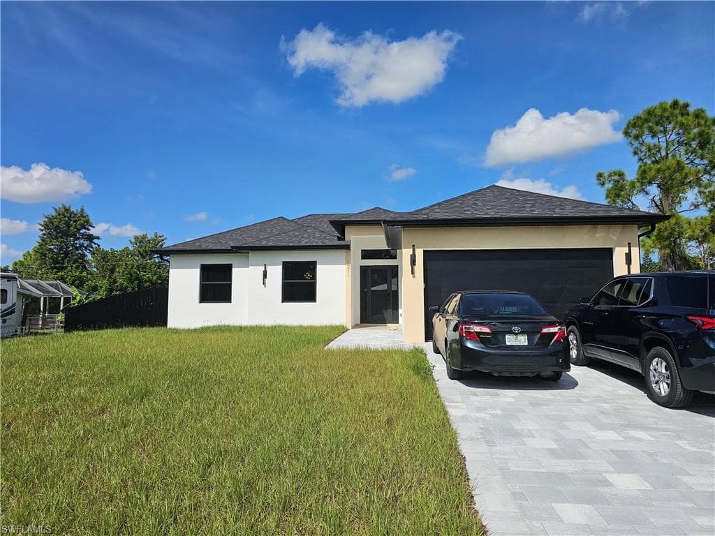 1211 McKinley AVE LEHIGH ACRES, FL 33972