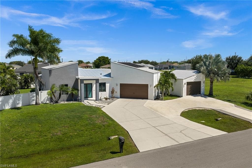 1007 NW 16th PL CAPE CORAL, FL 33993