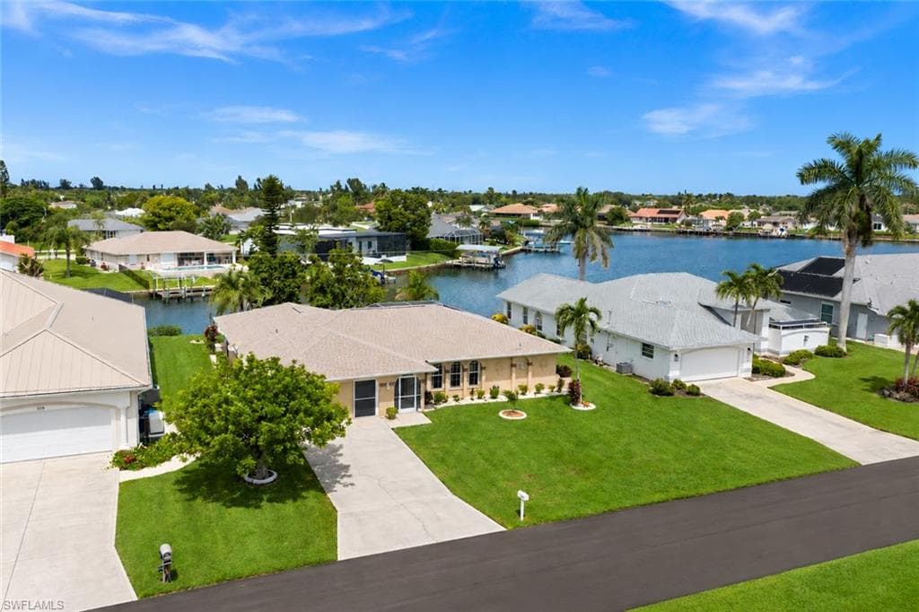 403 SE 28th TER CAPE CORAL, FL 33904