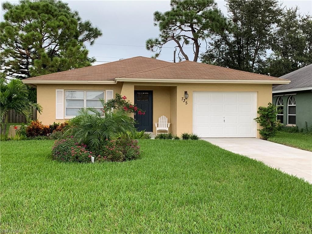 735 98th AVE N NAPLES, FL 34108