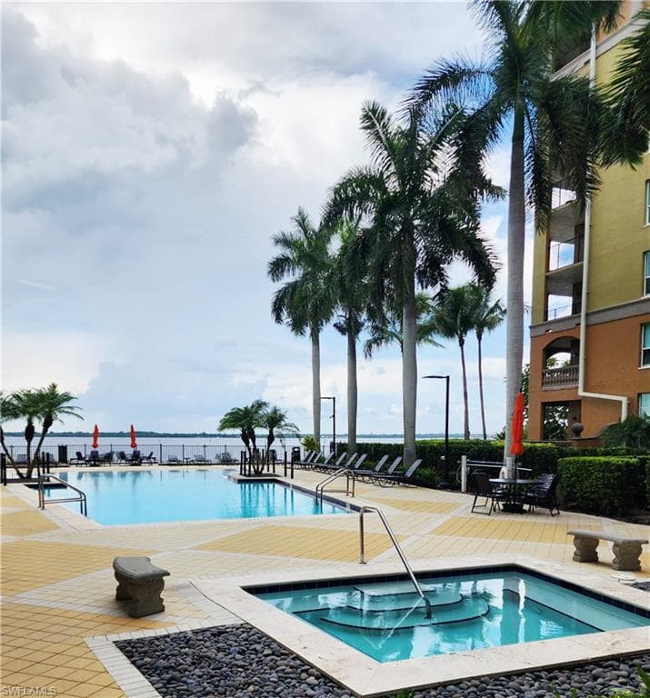 2825 Palm Beach BLVD FORT MYERS, FL 33916