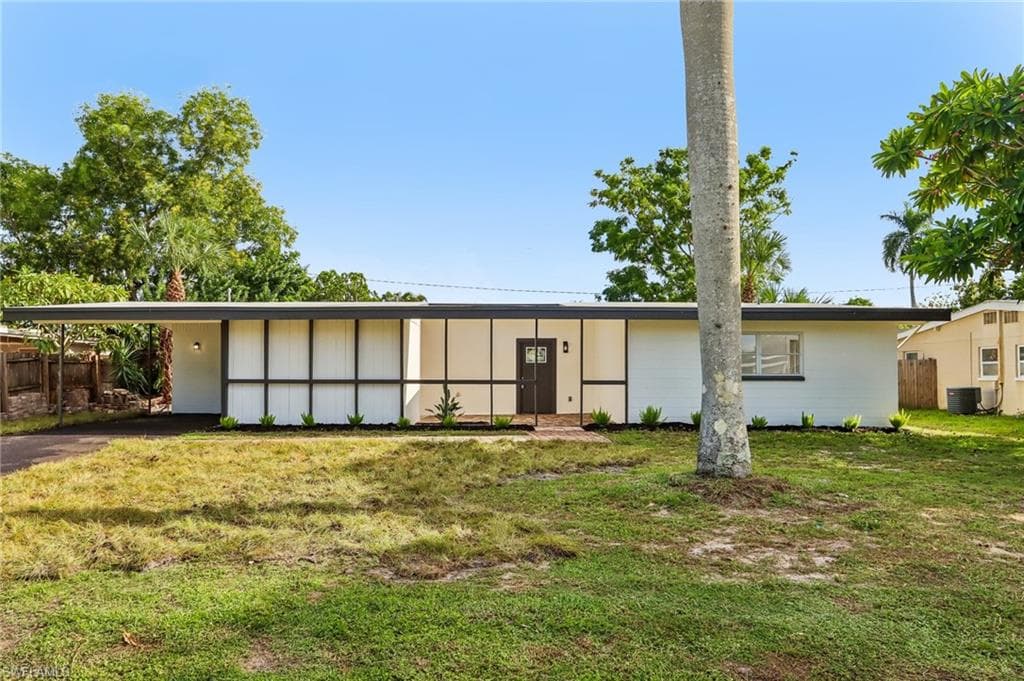 2124 Sunrise BLVD FORT MYERS, FL 33907