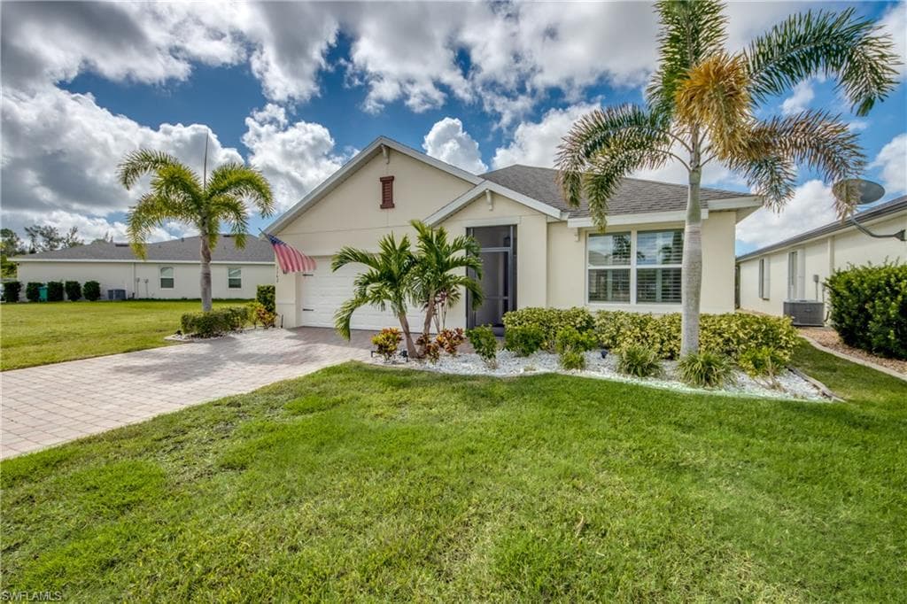 3162 Estancia LN CAPE CORAL, FL 33909
