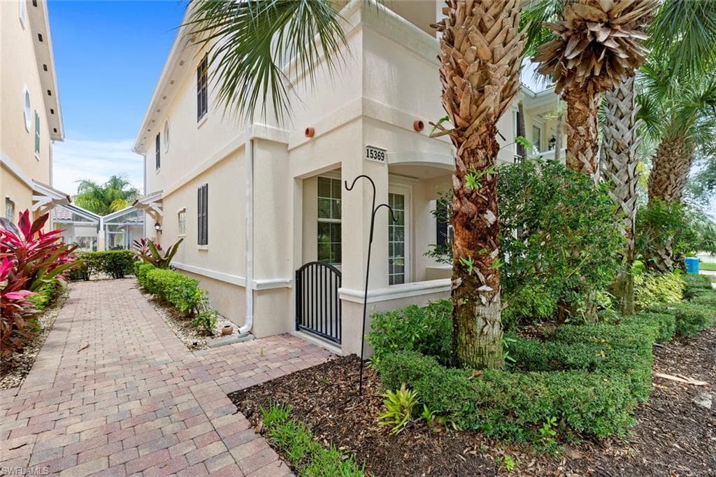 15369 Laughing Gull LN BONITA SPRINGS, FL 34135