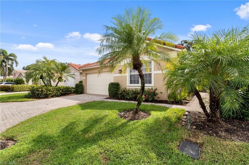 168 Livermore LN NAPLES, FL 34119
