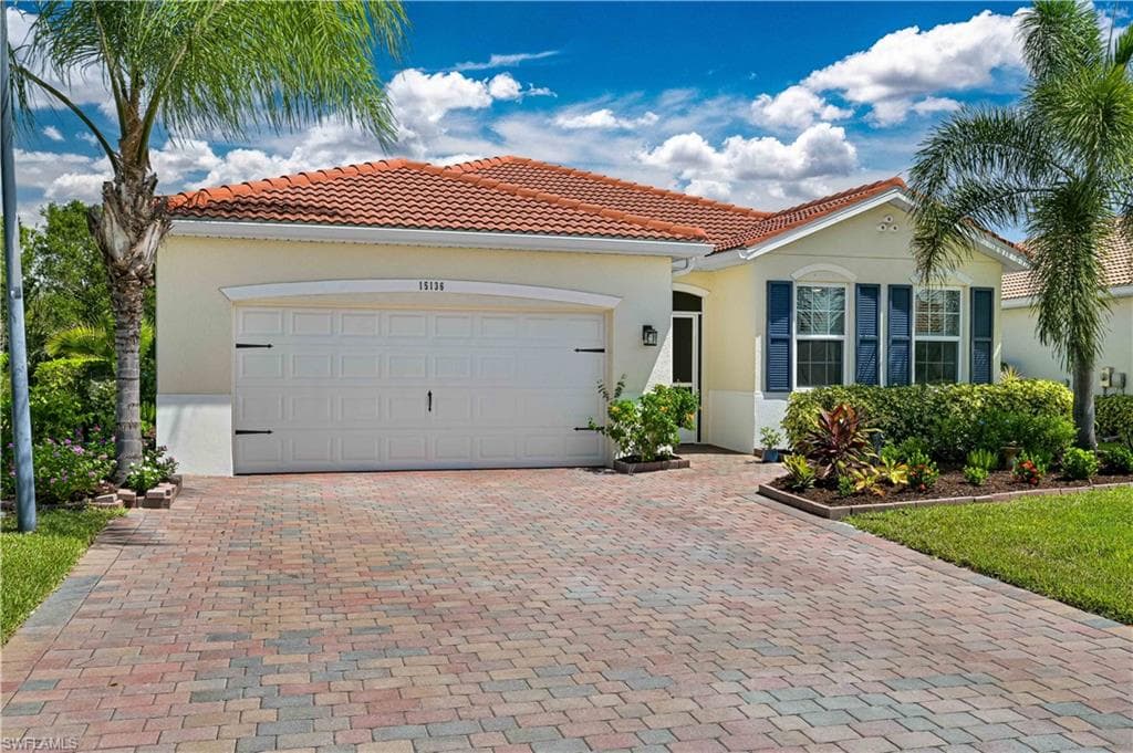 15136 Yellow Wood DR ALVA, FL 33920