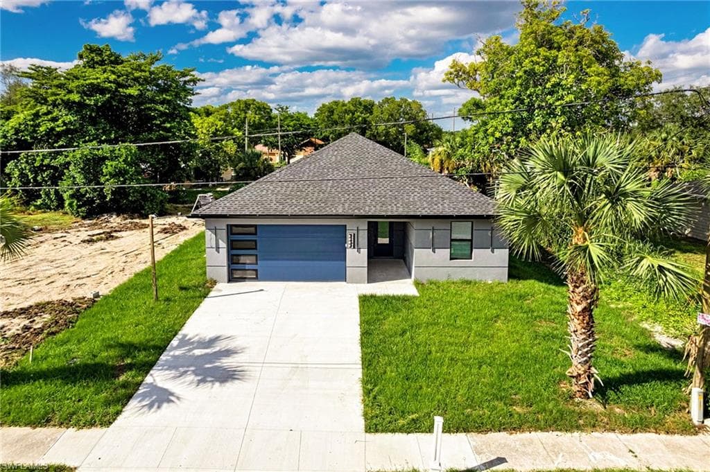 2983 Dunbar AVE FORT MYERS, FL 33916
