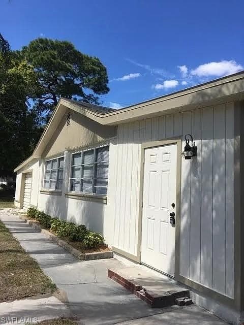 18 Becker DR NORTH FORT MYERS, FL 33903