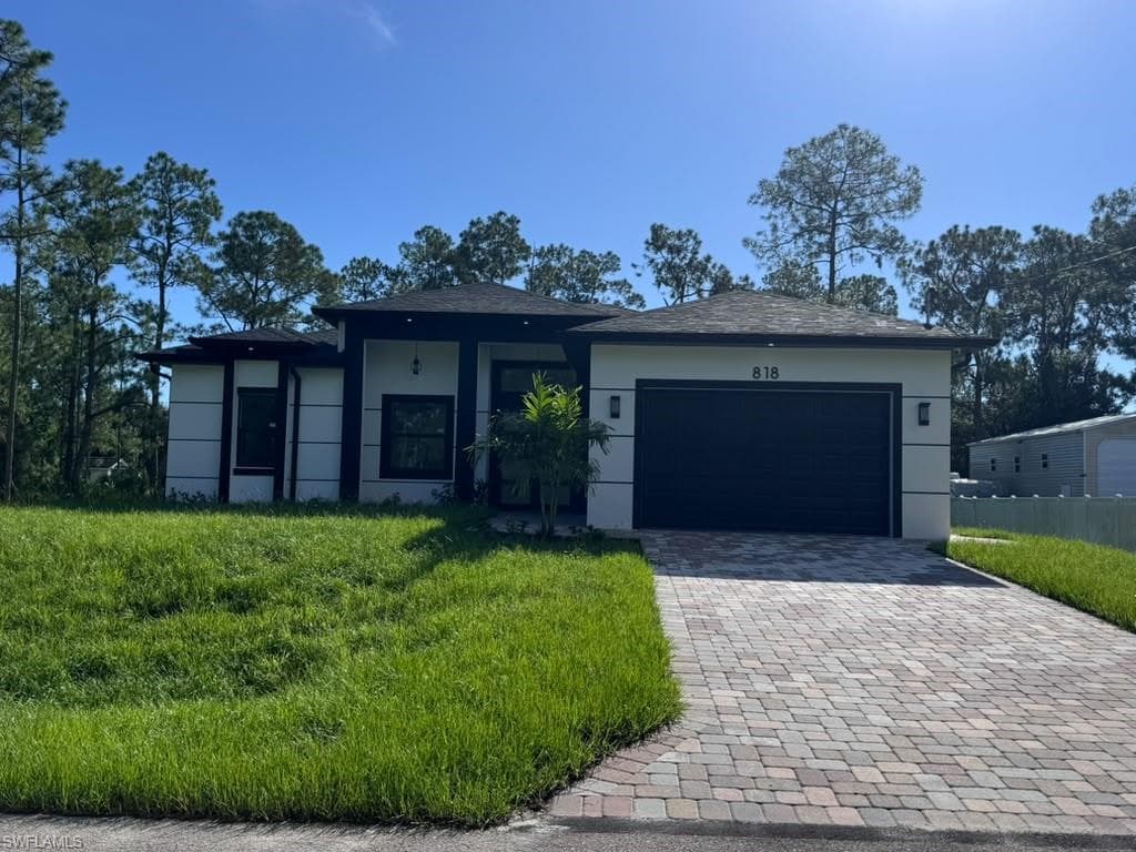 818 Columbus AVE LEHIGH ACRES, FL 33972