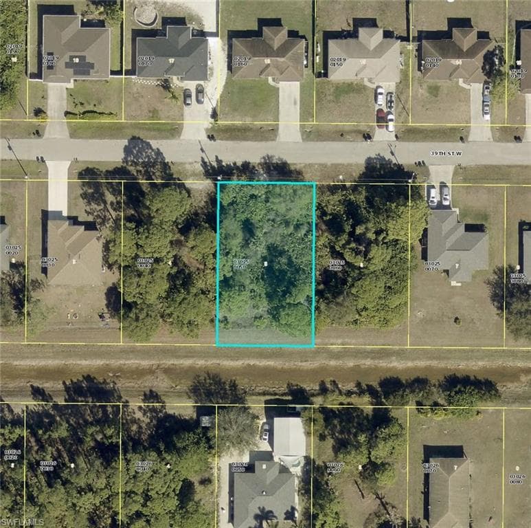 3211 39th ST W LEHIGH ACRES, FL 33971