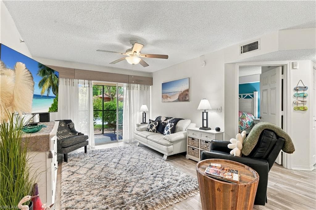 8960 Colonnades CT E 915 BONITA SPRINGS, FL 34135