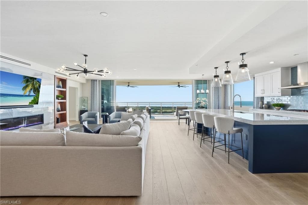 13945 Old Coast RD 1906 NAPLES, FL 34110