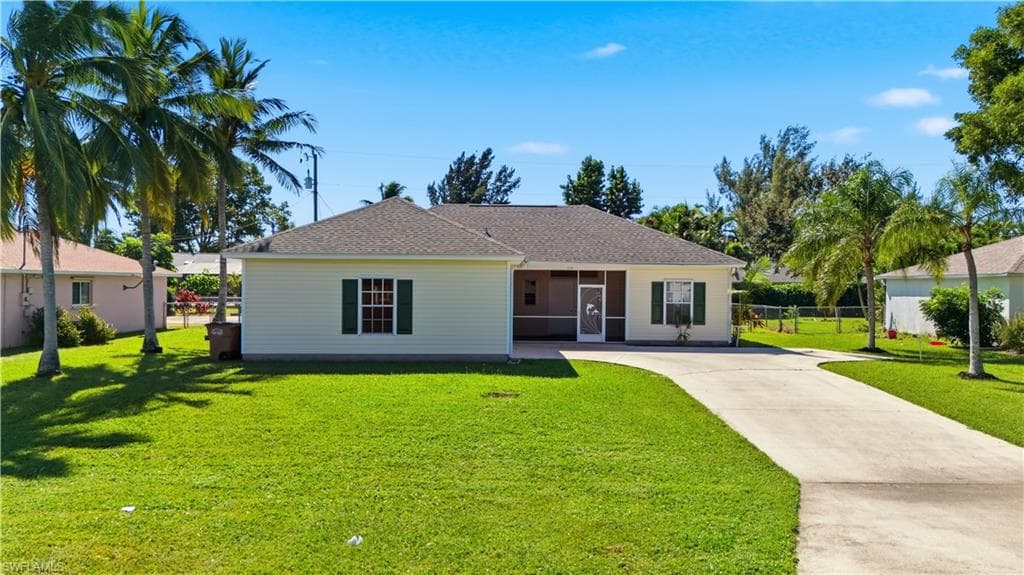 318 SE 21st ST CAPE CORAL, FL 33990