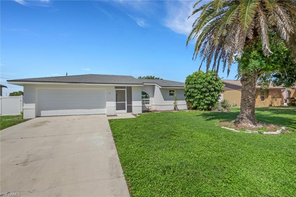 105 SE 44th TER CAPE CORAL, FL 33904