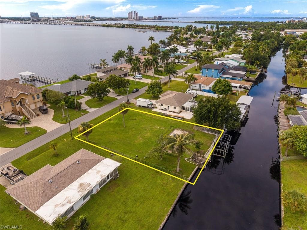 116 E North Shore AVE NORTH FORT MYERS, FL 33917