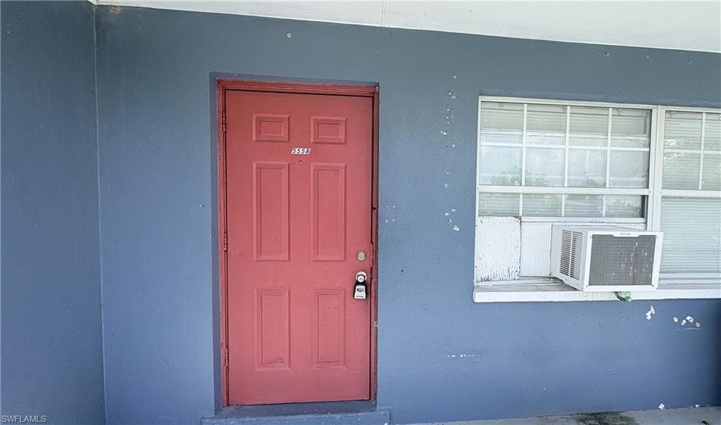 5558 9th AVE FORT MYERS, FL 33907