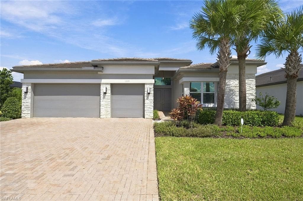 12115 Triton WAY NAPLES, FL 34120