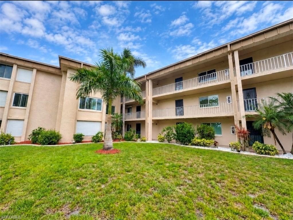 2264 Winkler AVE 210 FORT MYERS, FL 33901