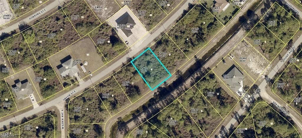 944 Green ST E LEHIGH ACRES, FL 33974