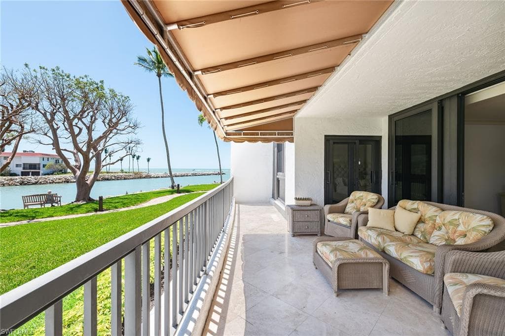 2310 Gulf Shore BLVD N 112 NAPLES, FL 34103