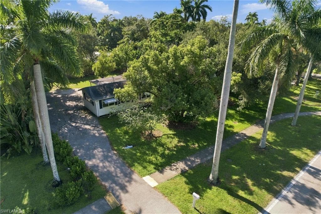 10461 McGregor BLVD FORT MYERS, FL 33919