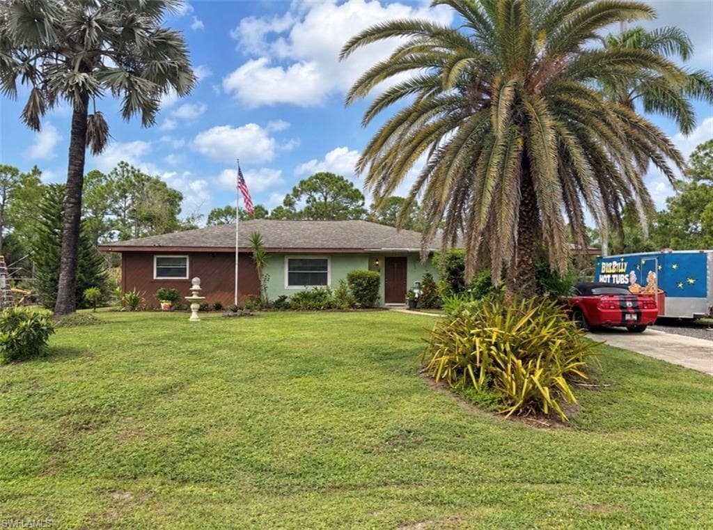 325 Wellington AVE LEHIGH ACRES, FL 33936