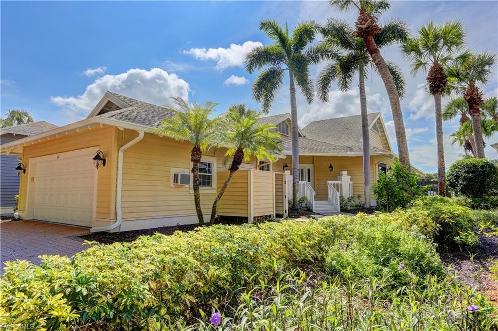 24 Golf Cottage DR NAPLES, FL 34105