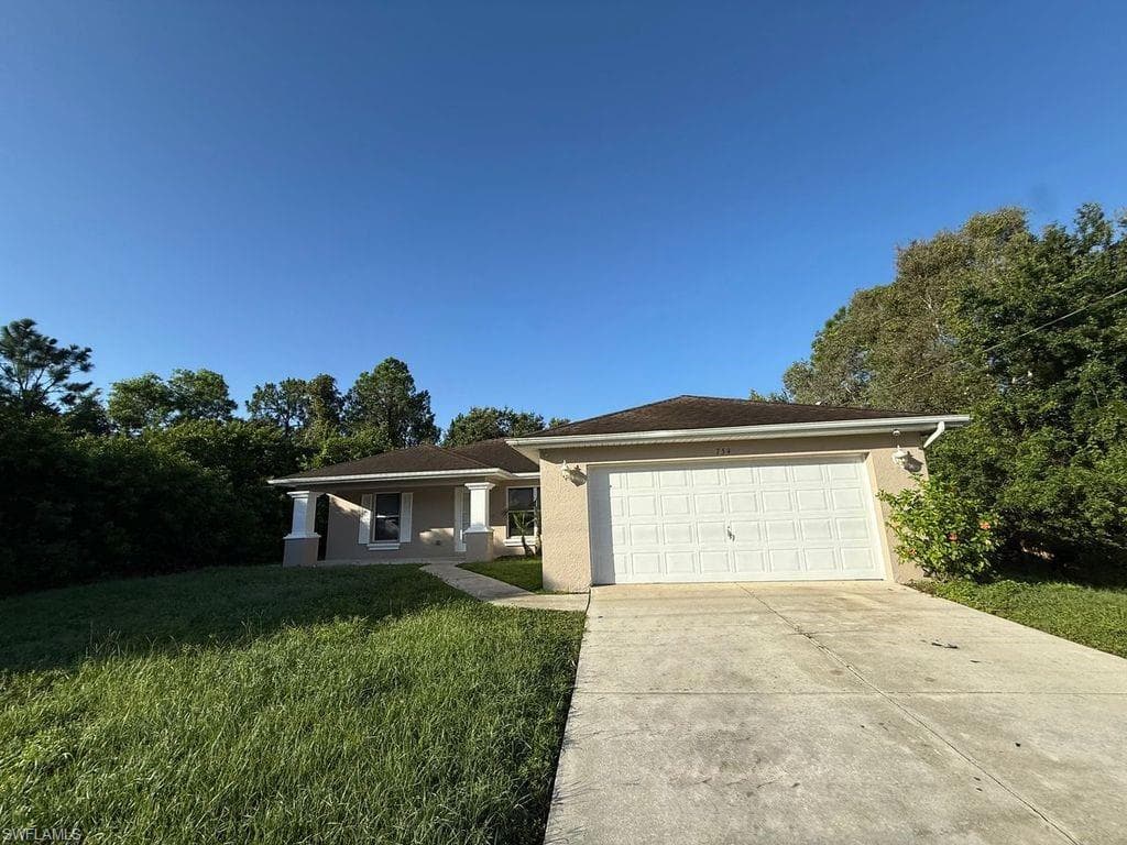 754 Goldrock RD LEHIGH ACRES, FL 33974