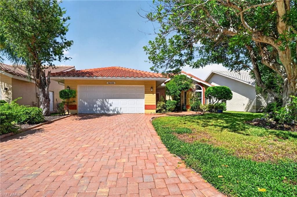 16320 Kelly Woods DR FORT MYERS, FL 33908