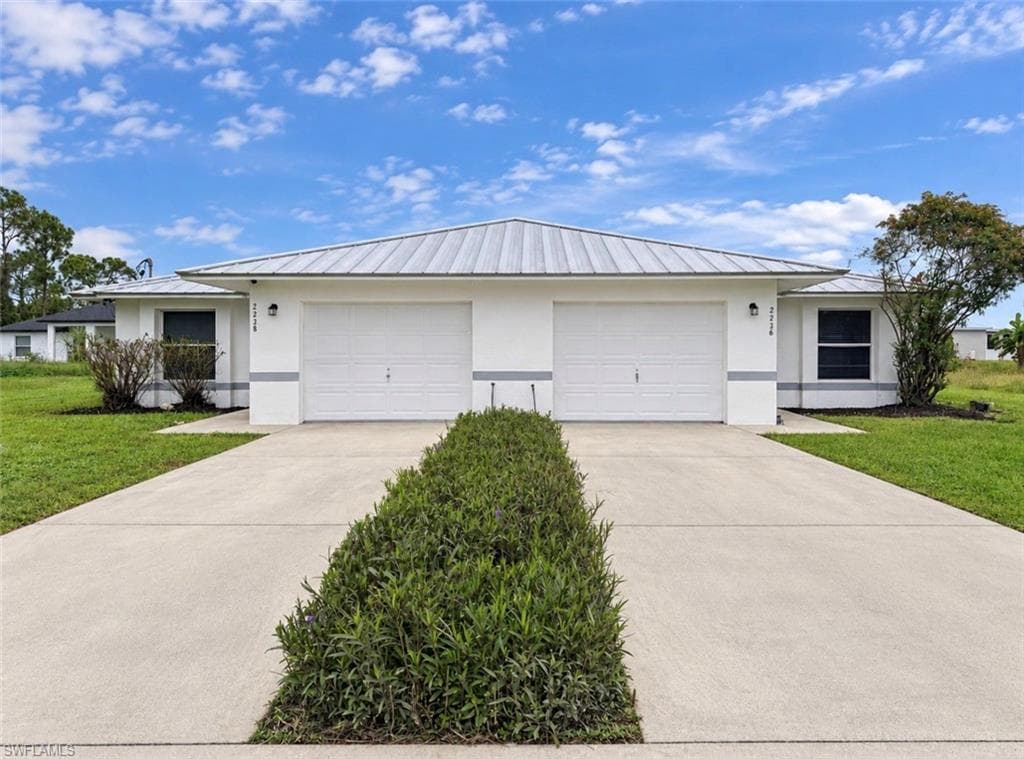 2238 Fairway DR LEHIGH ACRES, FL 33973