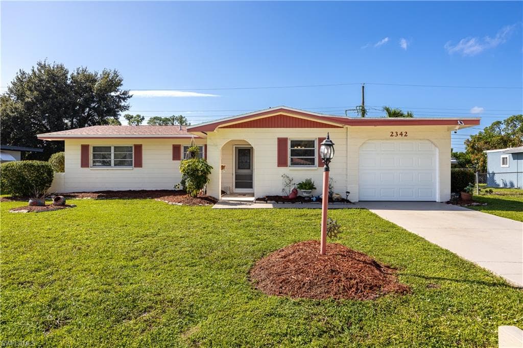 2342 Burton AVE FORT MYERS, FL 33907