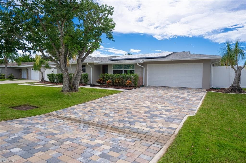 1640 N Flossmoor RD FORT MYERS, FL 33919